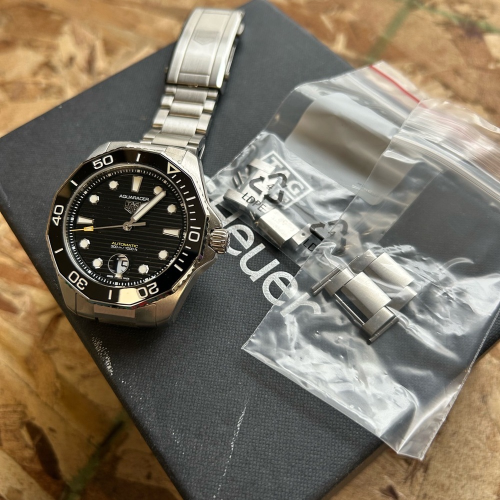 TAG Heuer Black and Silver Dive Watch - Picture 3 of 6